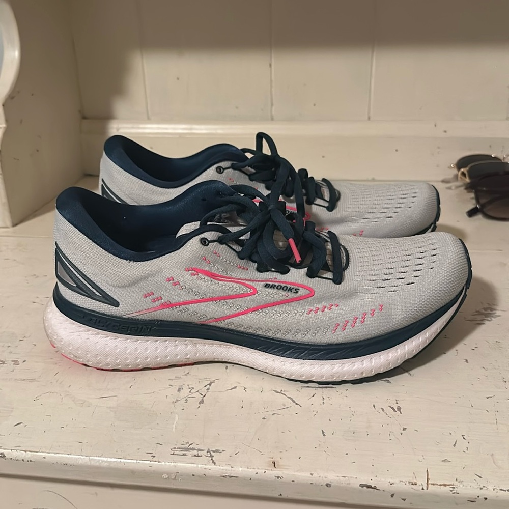 Brooks Glycerin running shoes size 9.5